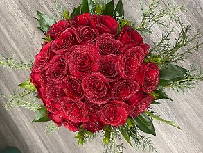 In Love with Red Roses Bouquet
